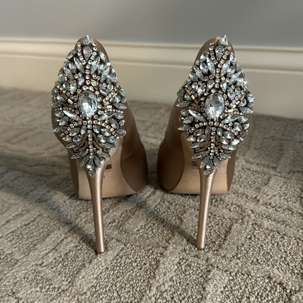 Badgley Mischka Kiara Pumps